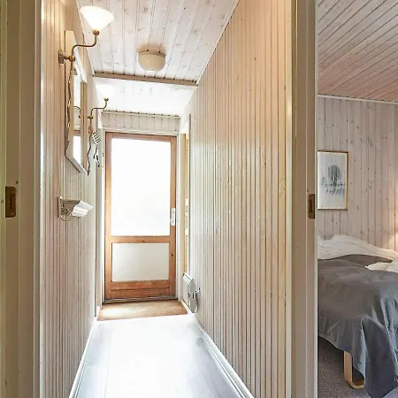 6 Person In Nexo-by Traum Neksø