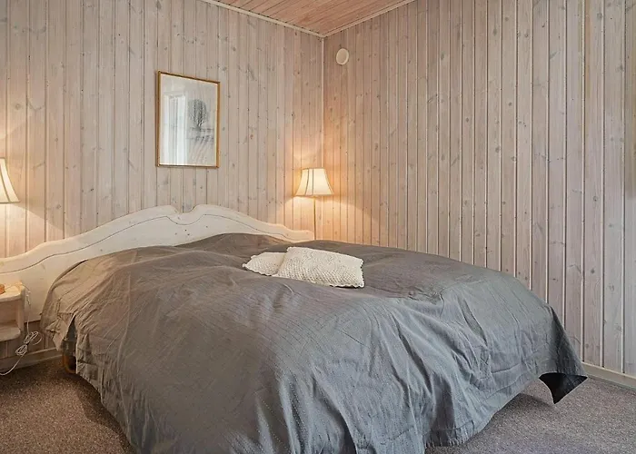 6 Person In Nexo-by Traum *